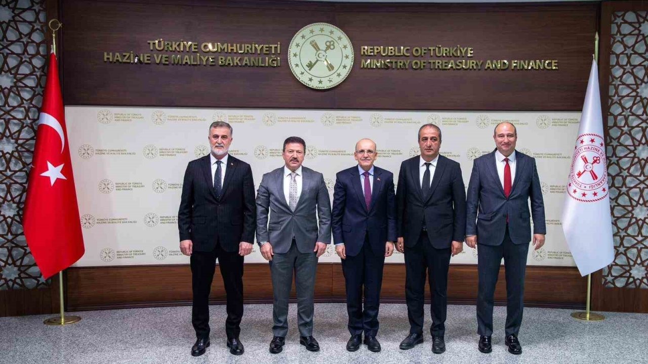 Hazine ve Maliye Bakanı Şimşek, Şoförler ve Otomobilciler Federasyonu Heyetini Kabul Etti: Esnafın Talepleri Masaya Yatırıldı