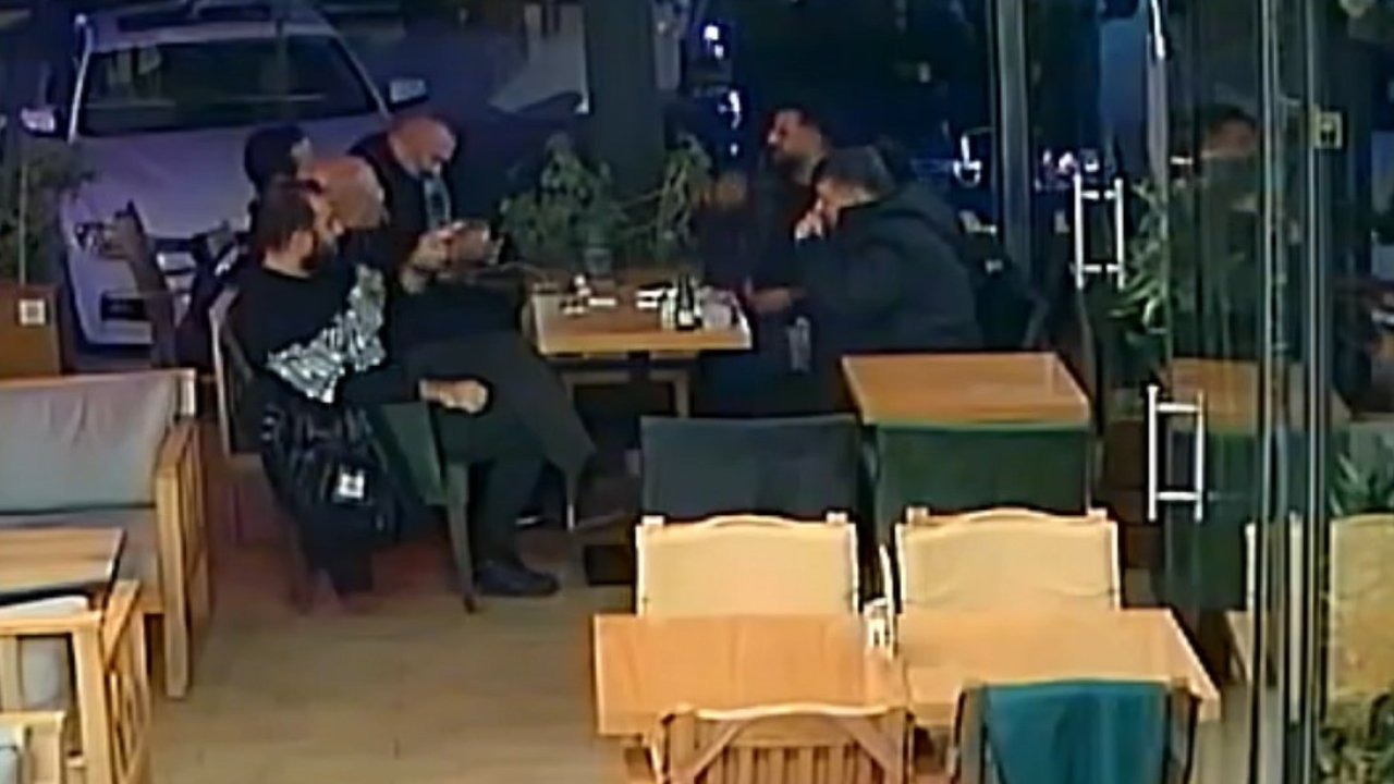 İçtiği çay nefes borusuna kaçan genci Heimlich manevrası kurtardı