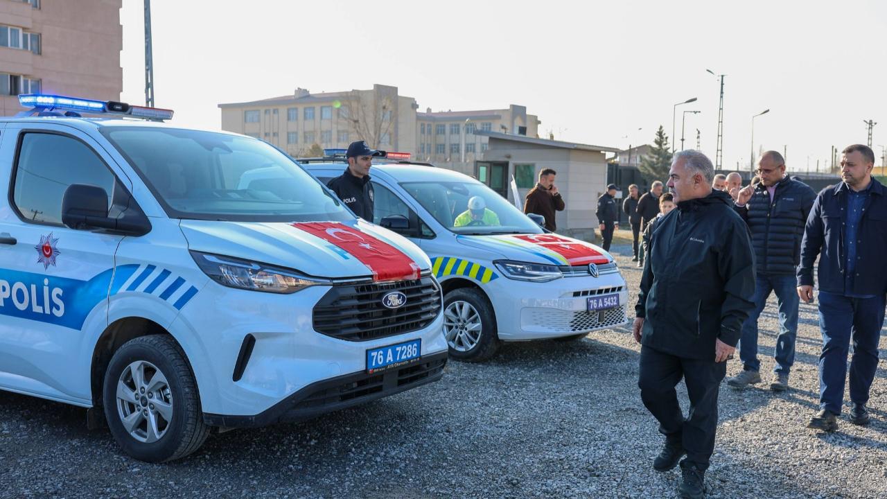 Iğdır Emniyeti Sahada Daha Güçlü! 22 Yeni Hizmet Aracı Törenle Teslim Alındı