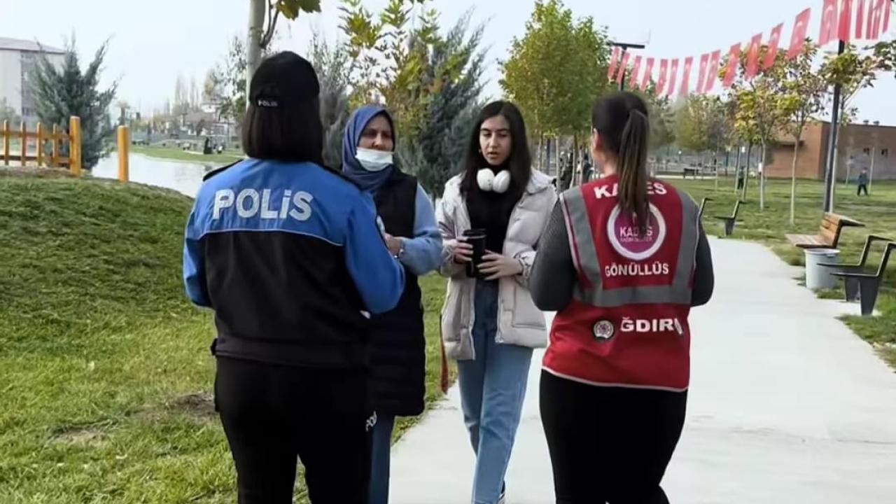 Iğdır Emniyeti'nden Vatandaşlara KADES Bilgilendirmesi