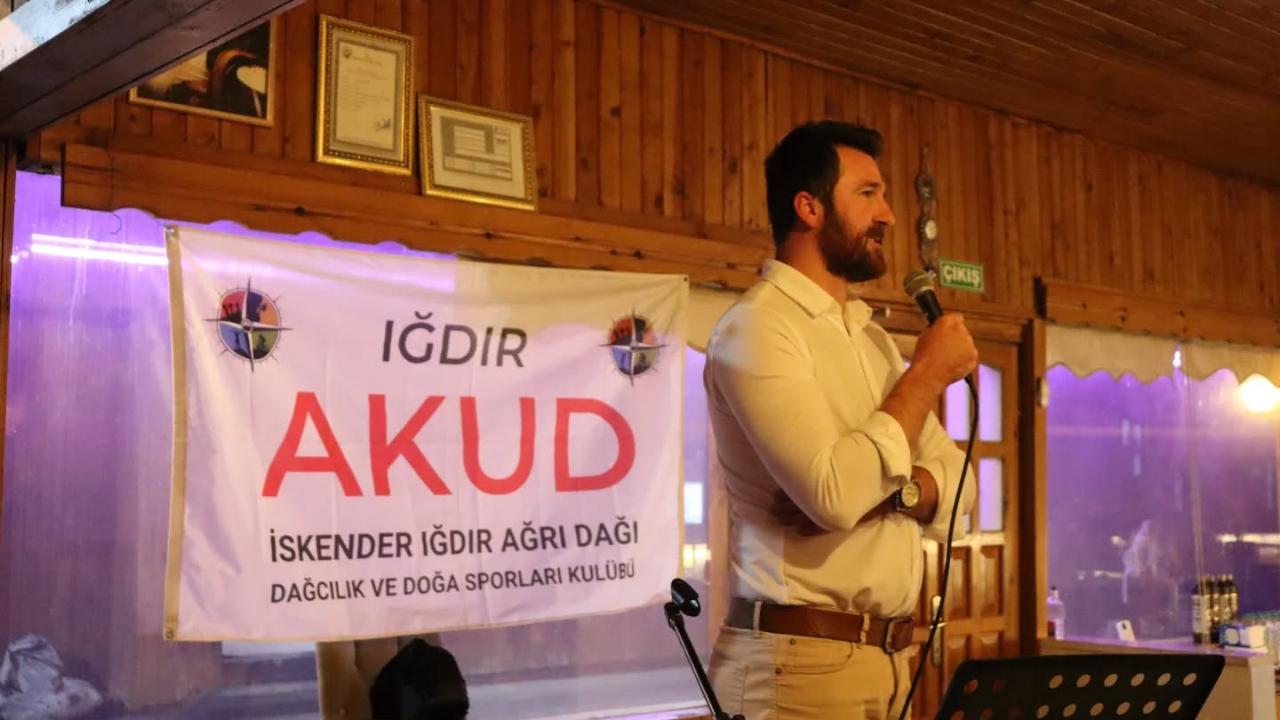 Iğdır Haber Özel: AKUD 2025’e Zirvede Veda Etti! Başarılarla Dolu Yıl Sofrada Kutlandı
