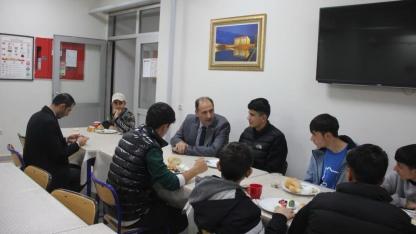 Iğdır İl Millî Eğitim Müdürü Aziz Gün, Haydar Aliyev Fen Lisesi Pansiyonunu Ziyaret Etti