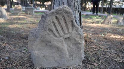 Iğdır Karakoyunlu’da 600 Yıllık Mezar Taşı Tarihi Gün Yüzüne Çıkarıyor