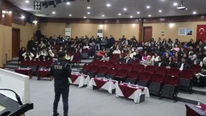 Iğdır Üniversitesi’nde “Gençlik ve Güvenli Gelecek” Semineri Düzenlendi