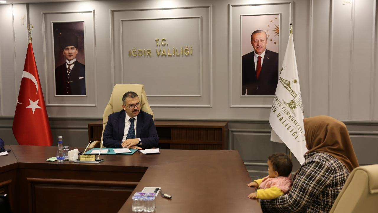 Iğdır Valisi Ercan Turan &#039;Halk Günü&#039;nde Vatandaşları Dinledi