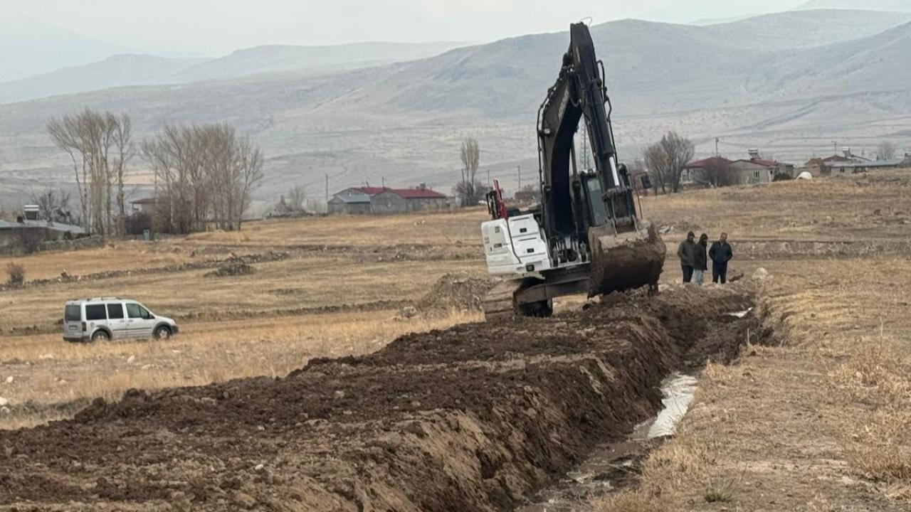 Iğdır’da 5 Kilometrelik Sulama Kanalı Temizliği Tamamlanıyor