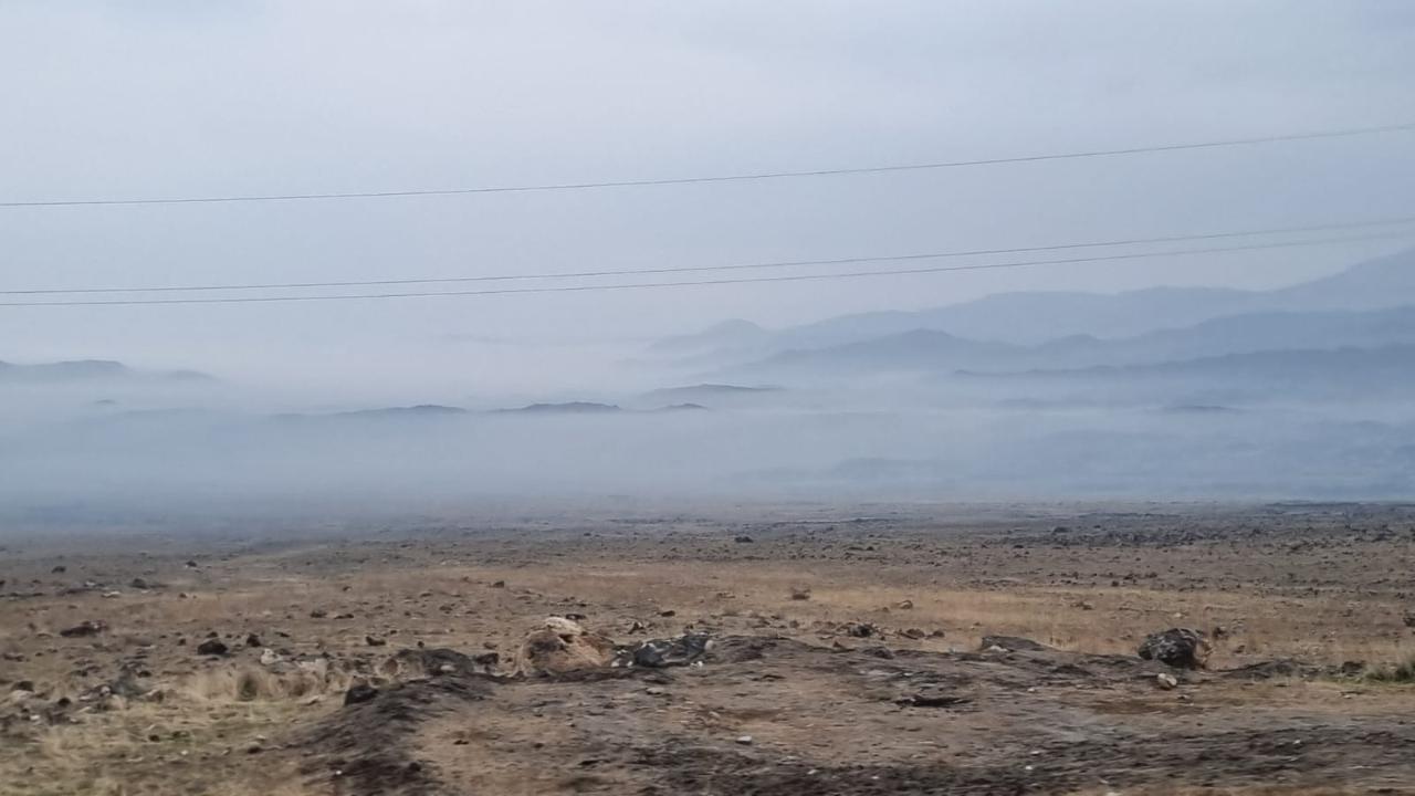 IĞDIR’DA DAĞLARI ÖRTEN YOĞUN SİS, KARTPOSTALLIK GÖRÜNTÜLER ORTAYA ÇIKARDI