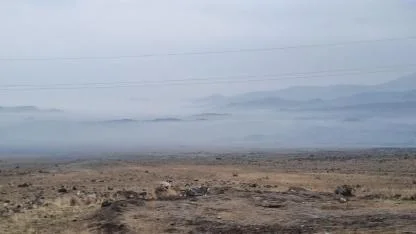 IĞDIR’DA DAĞLARI ÖRTEN YOĞUN SİS, KARTPOSTALLIK GÖRÜNTÜLER ORTAYA ÇIKARDI