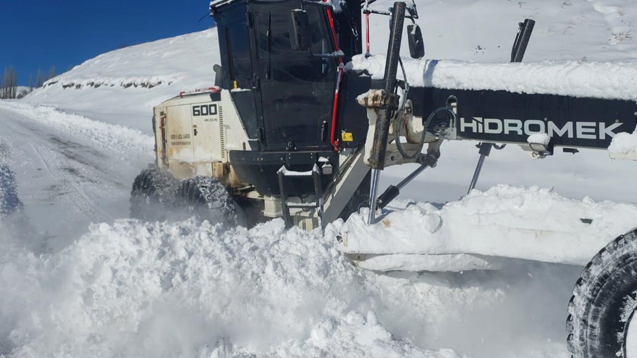 Iğdır’da Kar Mesaisi Zaferle Sonuçlandı: 53 Köy Yolunun Tamamı Ulaşıma Açıldı!