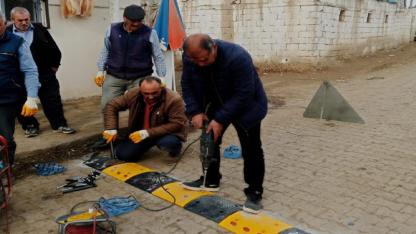 Iğdır’da Köy Okulları Çevresine Hız Kesici Uygulaması
