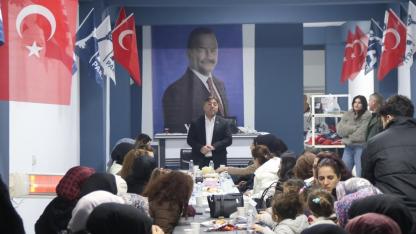 Iğdır'da Siyasete Kadın Eli Değdi! Anahtar Parti İl Danışma Toplantısında Yoğun Katılım