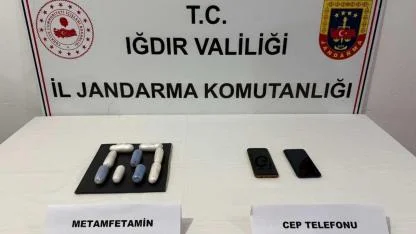Iğdır’da Vücut Boşluğunda Uyuşturucu Taşıyan 2 İran Uyruklu Şahıs Yakalandı
