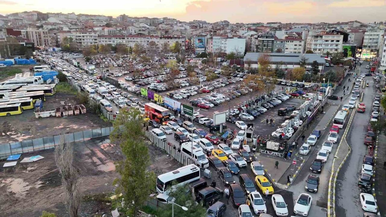 Kadıköy’de derbi öncesi trafik durma noktasına geldi