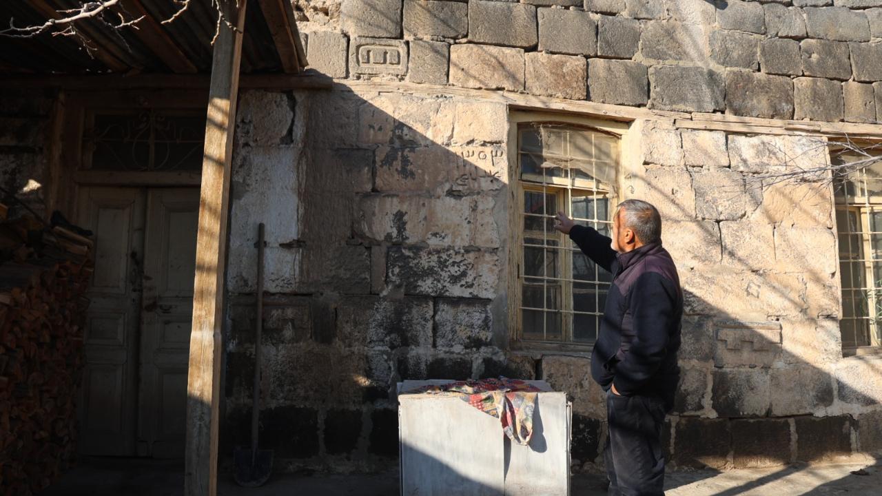 Karakoyunlu’da Tarihi Möhrem Evi Zamana Direniyor