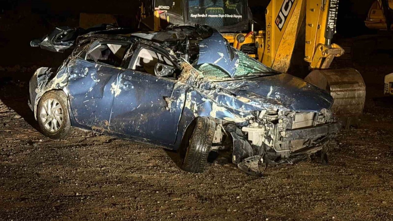 Karayazı’da trafik kazası: 3 yaralı