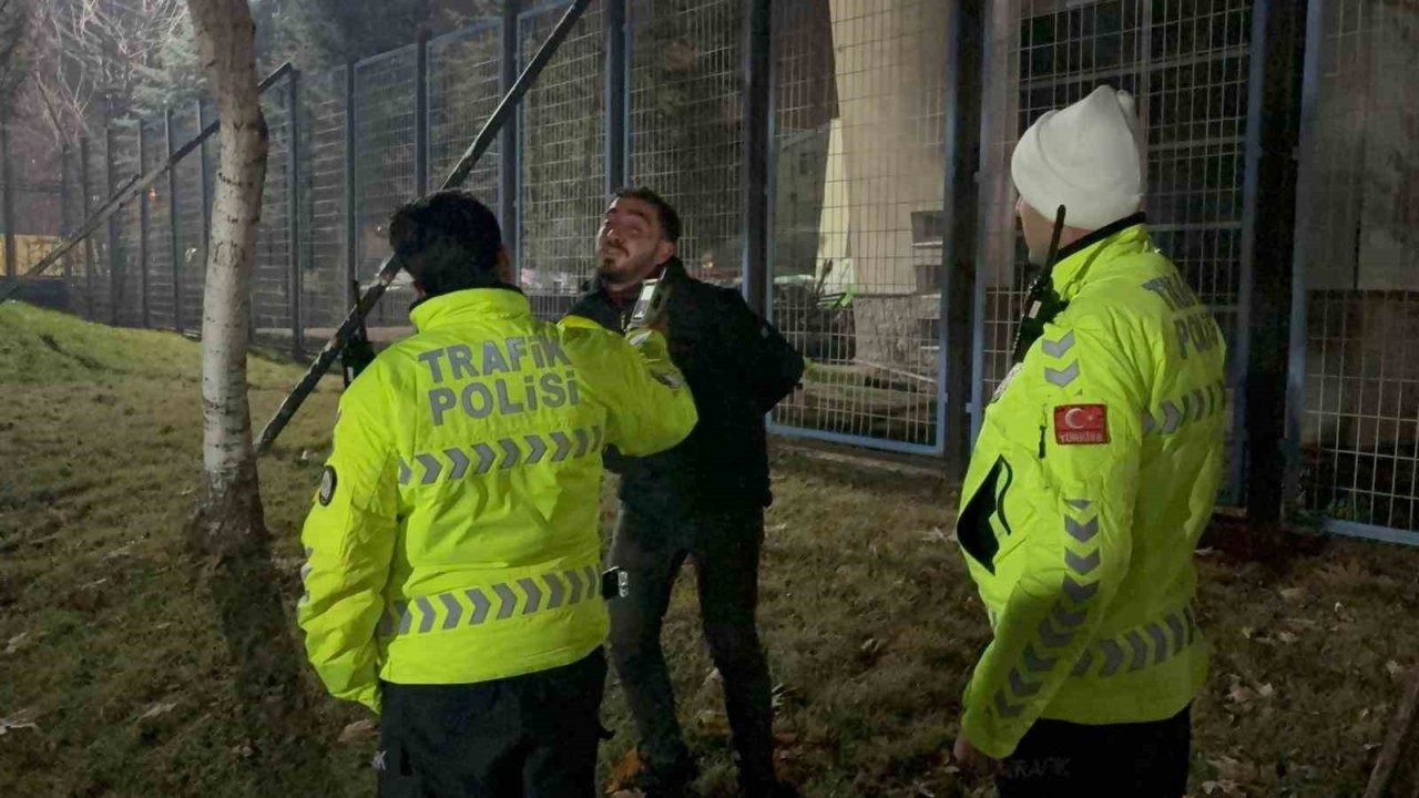 Kayseri’de polisin ‘dur’ ihtarına uymayarak, kaçan alkollü sürücü alkometreyi üflemek için direndi