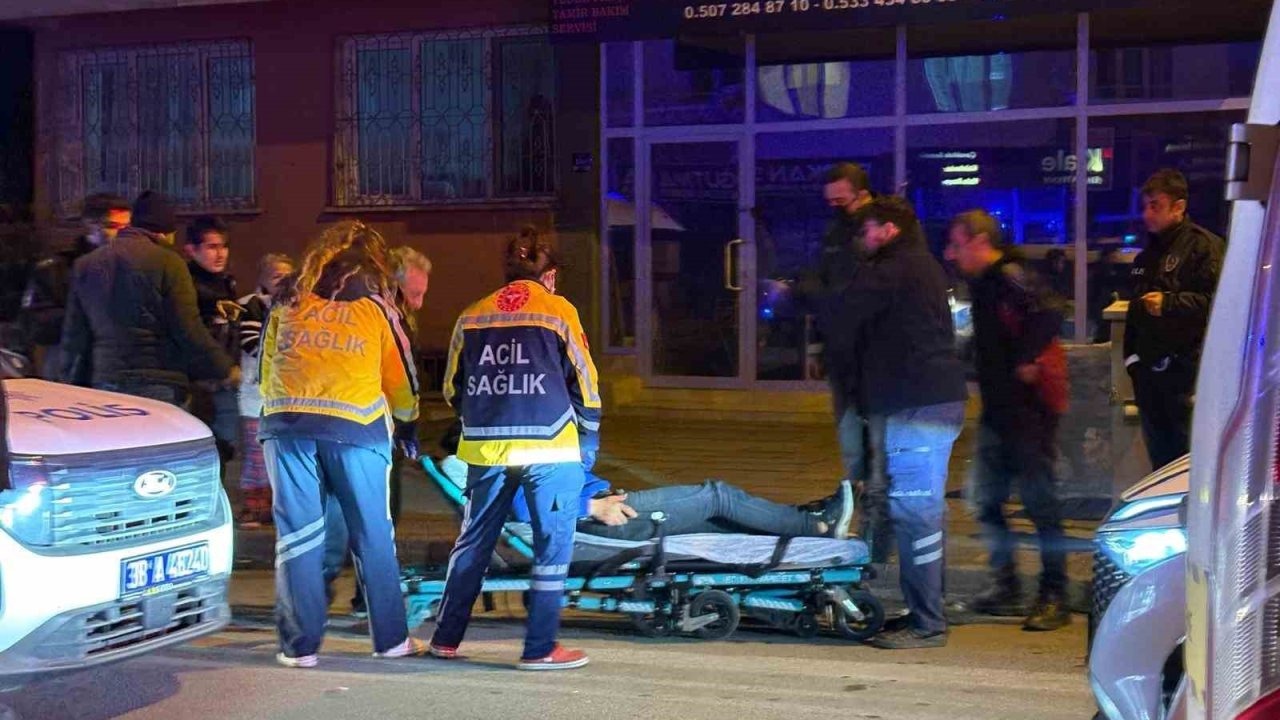 Köpek yüzünden çıkan kavgada 1 kişi bıçakla yaralandı