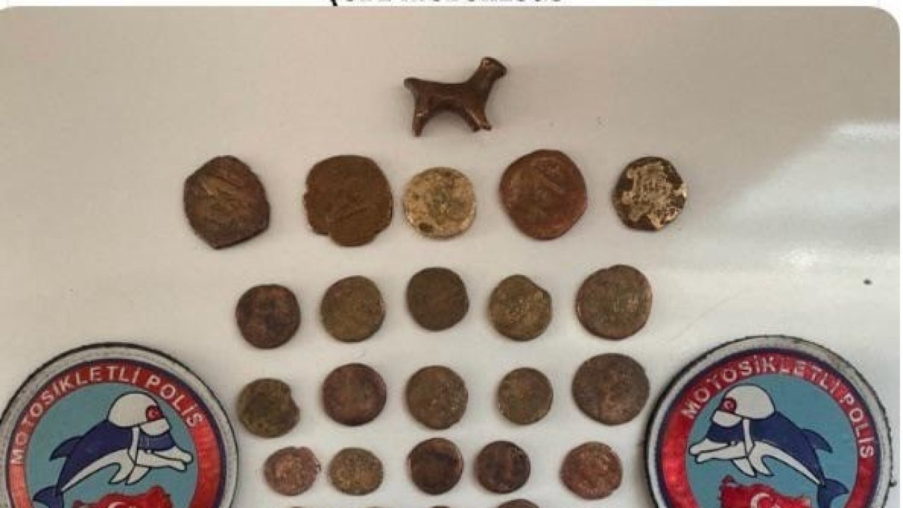 Mardin’de tarihi eser operasyonu: 45 sikke ve hayvan figürlü heykel ele geçirildi