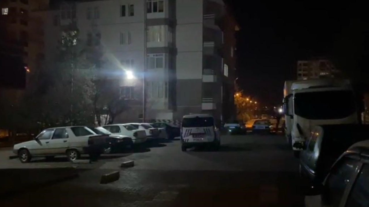 Melikgazi’de Husumetliler Arasında Bıçaklı Kavga: Yaralı Araçta Bulundu