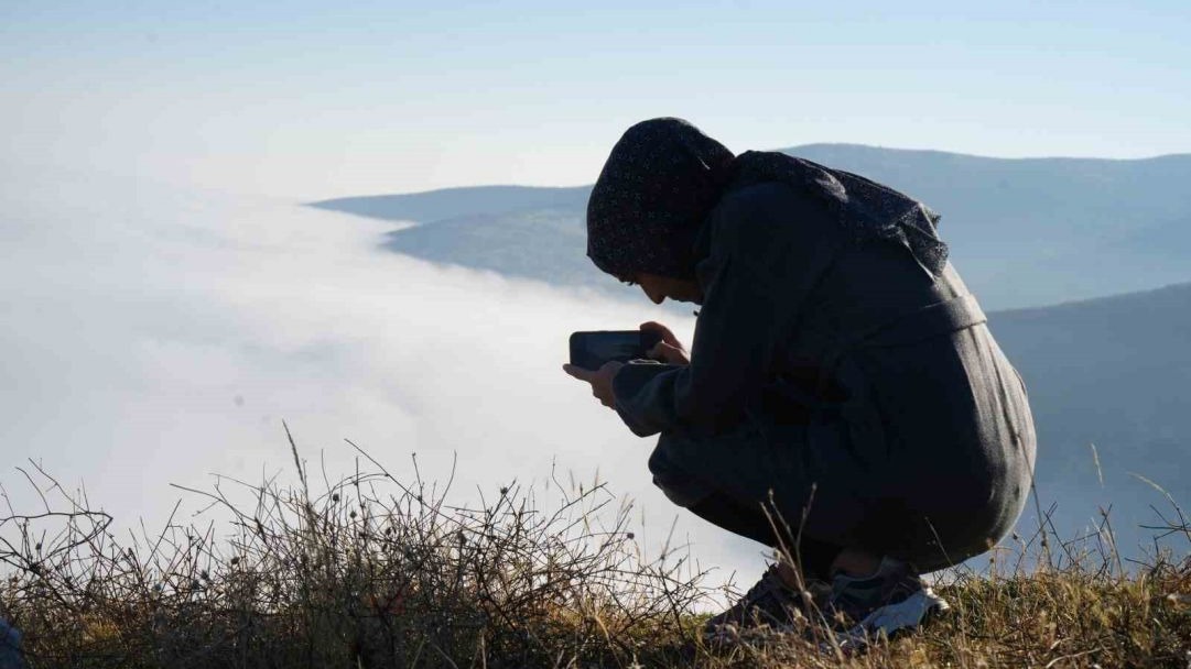 Muş’ta sis ovayı kapladı: Kartpostallık manzaralar oluştu