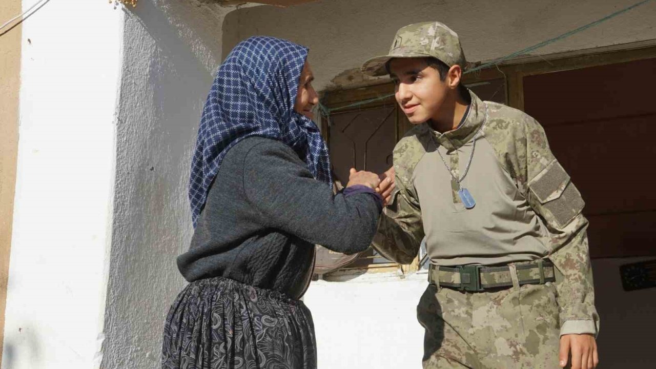 Otizmli çocuğun asker olma hayali gerçek oldu