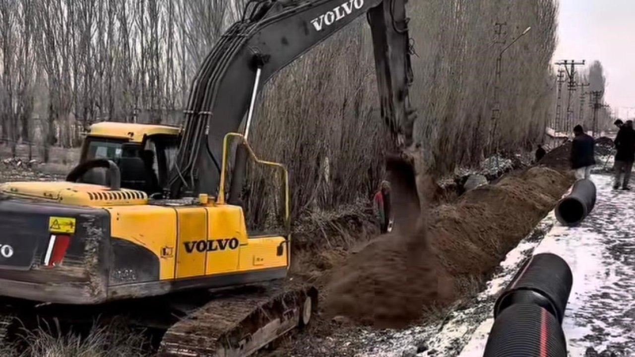 Patnos Belediyesi’nden Kar Kış Demeden Kesintisiz Hizmet
