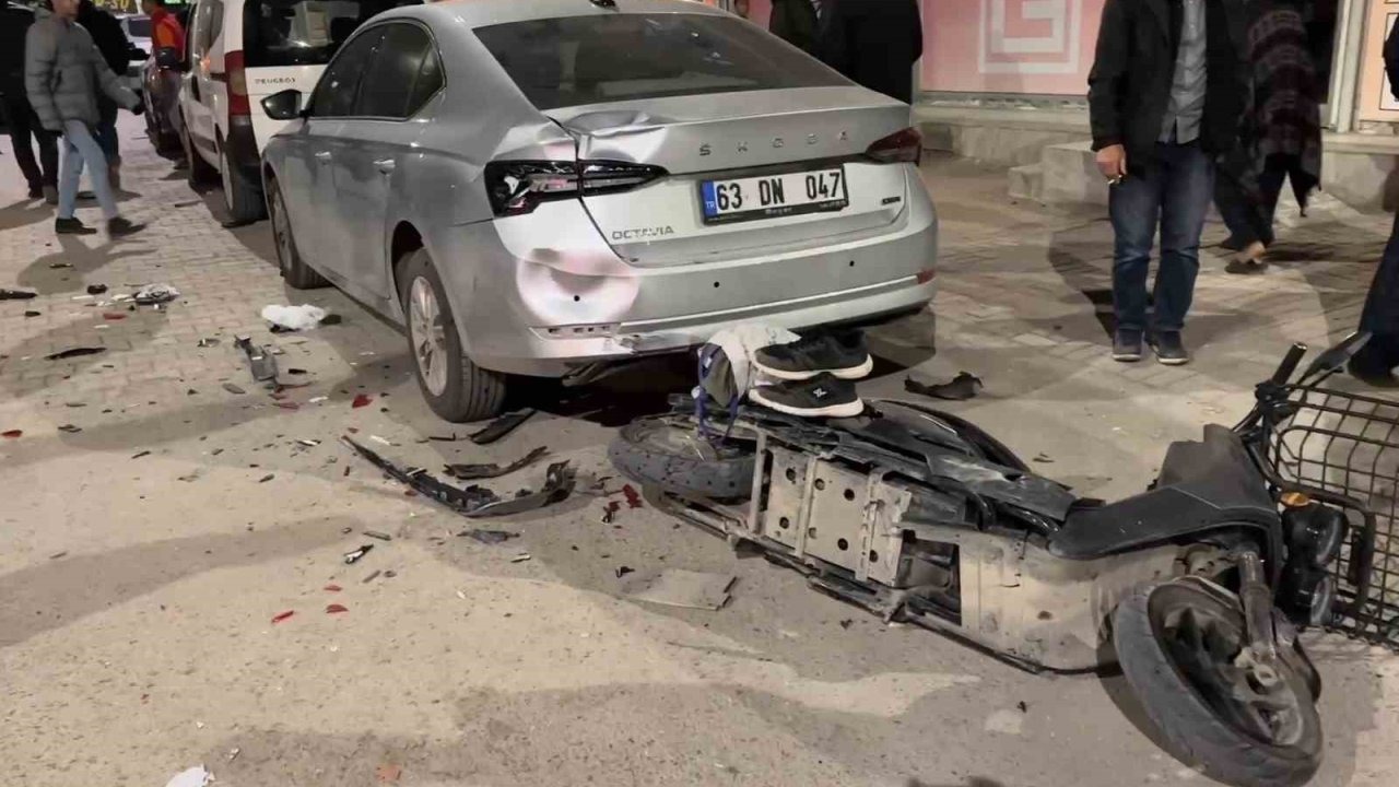 Şanlıurfa’da pikap ile motosiklet çarpıştı:2 ağır yaralı