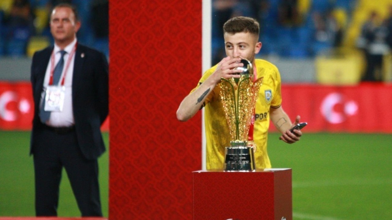 Silahlı kavgada ağır yaralanan futbolcu entübe edildi