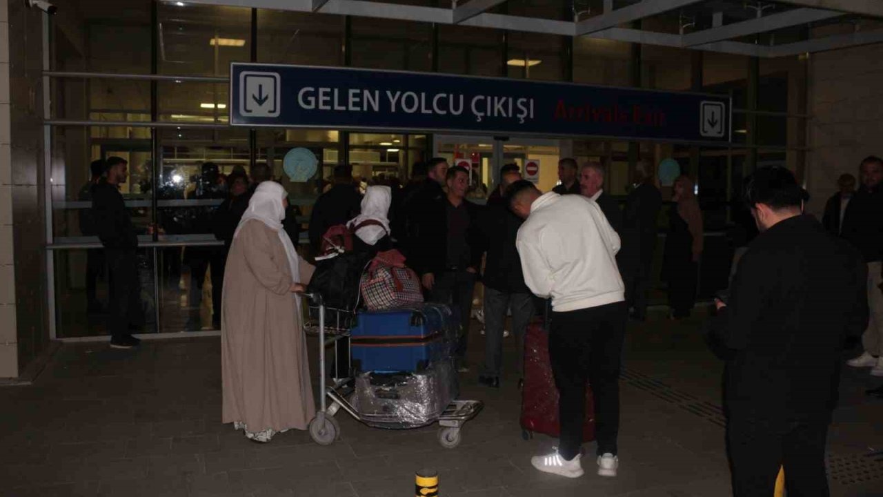 Şırnak’tan Suudi Arabistan’a İlk Direkt Uçuşun Ardından Umre Yolcuları Memlekete Döndü