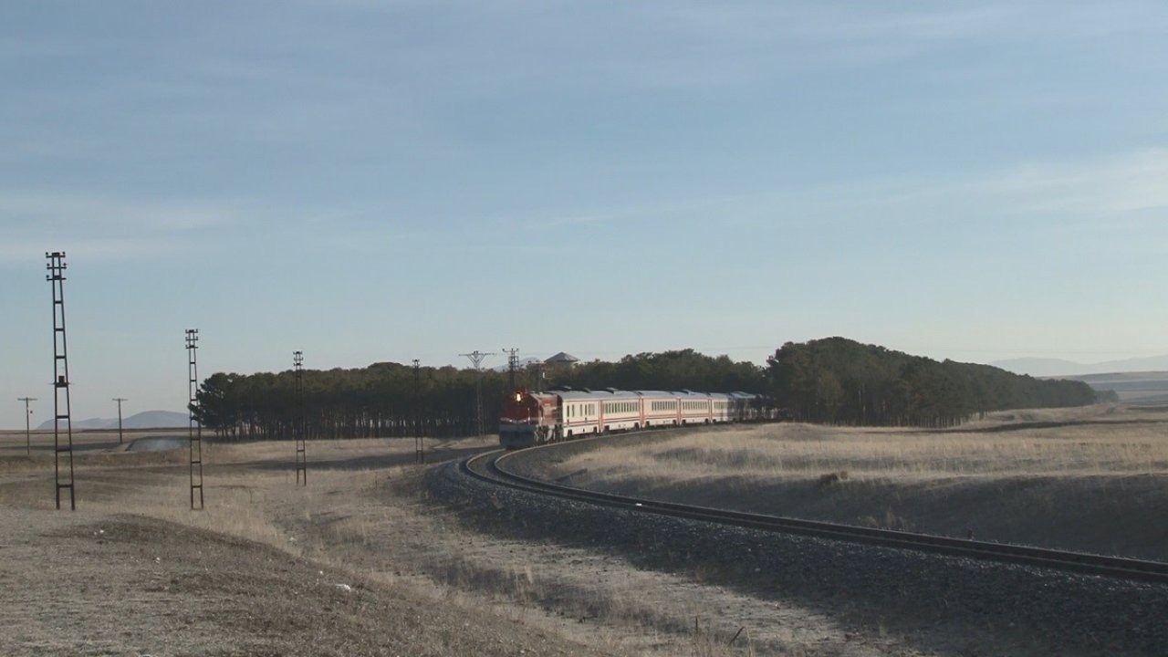 Turistik Doğu Ekspresi Kış Sezonu Seferlerine Başlıyor: Biletler Tükendi, Yoğun İlgi Sürüyor