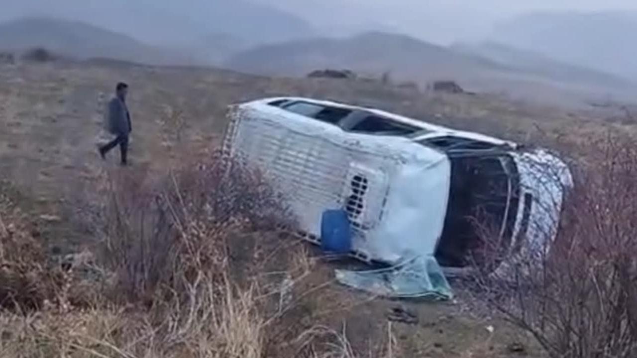 Tuzluca Hattında Gizli Buzlanma Yolcu Minibüsünü Devirdi