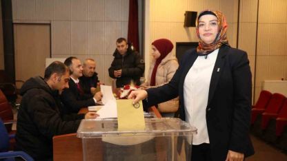 Erzurum’da kadın oda başkanı güven tazeledi