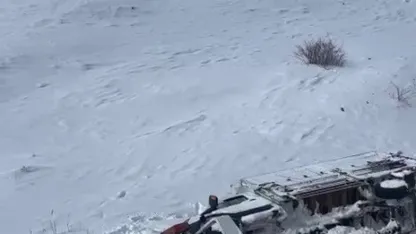 Erzurum Karayazı’da Araç Taşıyan Çekici Şarampole Kaydı