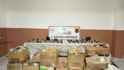 Van'da Değerli Taş Operasyonu! 2 Milyon TL Değerinde Kuvars Taşı Ele Geçirildi