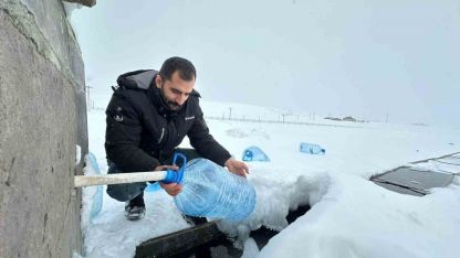 Su hatları dondu, vatandaş bidonlara sarıldı