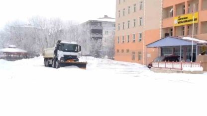 Ağrı'da Okullarda Kapsamlı Kar Seferberliği: Eğitim Yuvaları İkinci Döneme Hazır