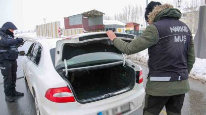 Muş’ta Narkotik Denetimi: 3 Şahıs Üzerinde Uyuşturucu Madde Ele Geçirildi
