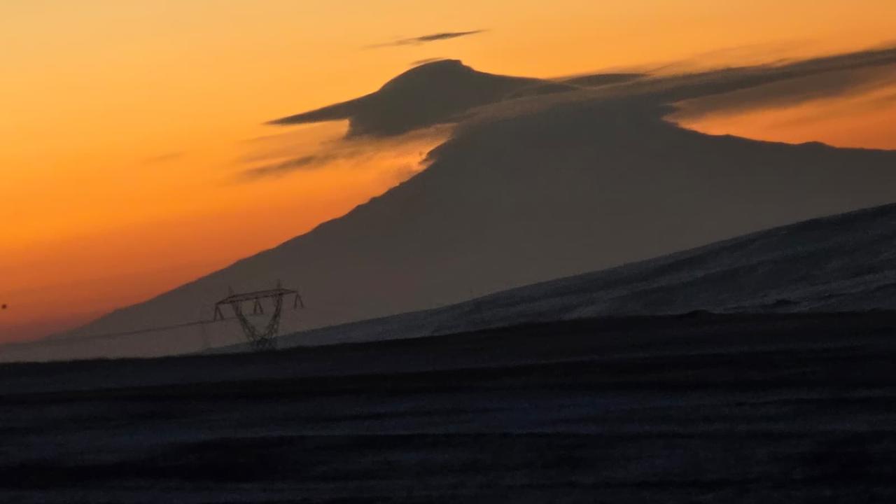 Ağrı Dağı’nda Gün Batımı Iğdır'da Kartpostallık Görüntüler Oluşturdu