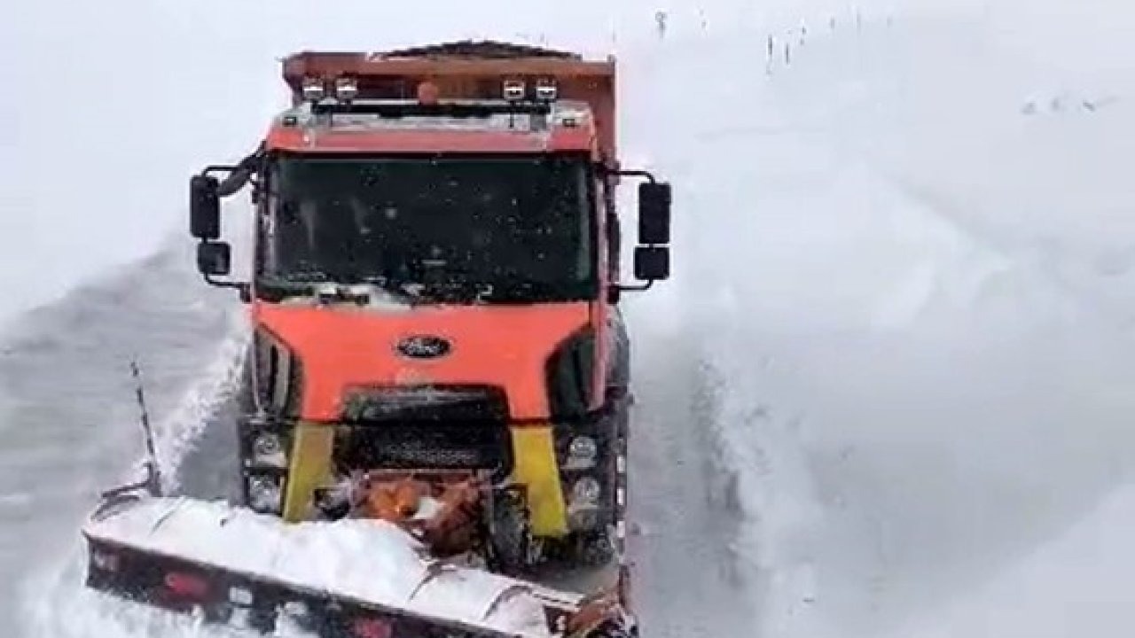 Ağrı-Kağızman Yolunda Tipi Engeli: Ekipler Teyakkuzda