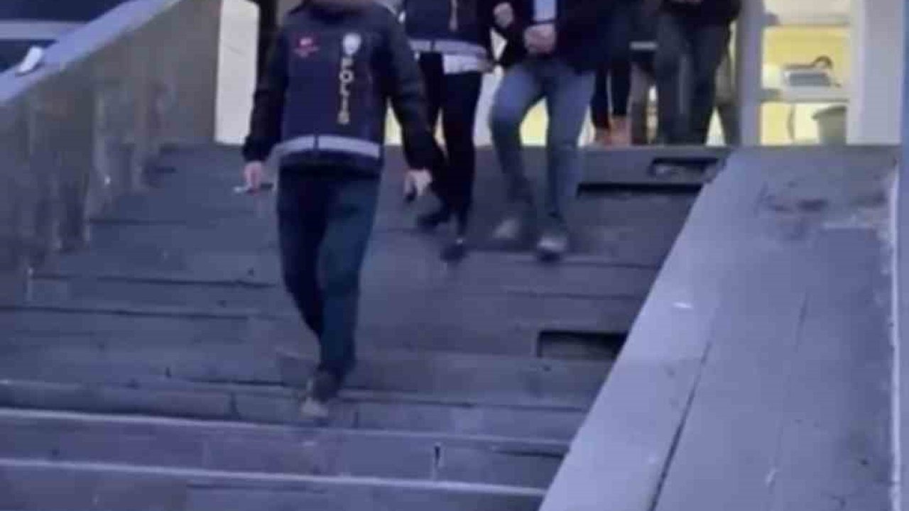 Ağrı'da Aranan Şahıslara Yönelik Operasyon: 5 Firari Yakalandı