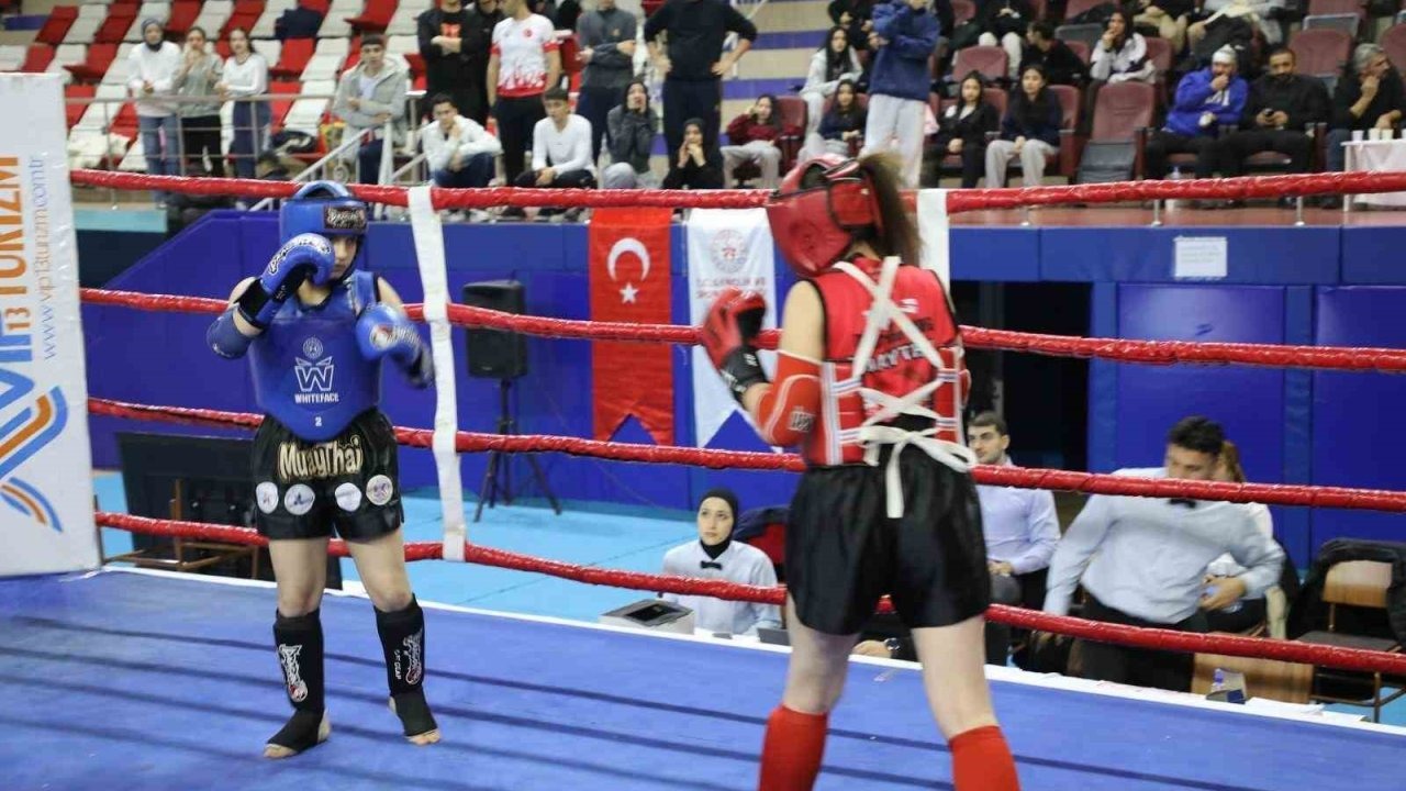 Ağrı’da Muay Thai Rüzgarı: Doğu Anadolu Şampiyonları Belli Oldu