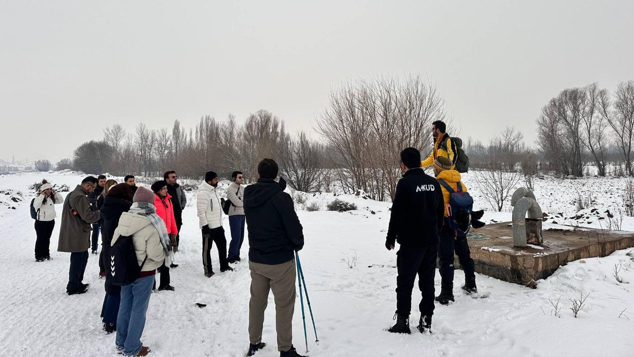 AKUD Yeni Yılı İrem Bağları’nda Kar Altında Yürüyerek Karşıladı!