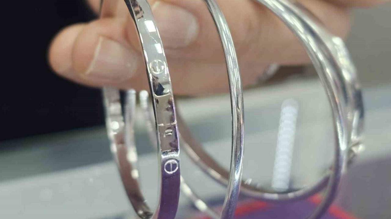 Altın Yarışında Gümüş Atak: Takı ve Yatırımda Yeni Dönem