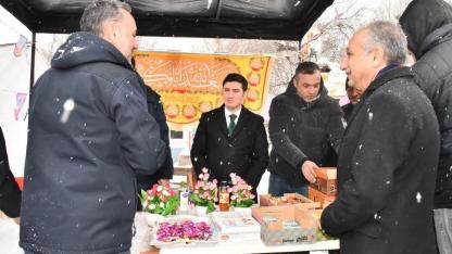 Aralık Kaymakamı Fatih Gülnar, Vatandaşlarla İhsan Standında Buluştu