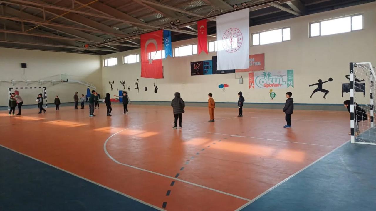 Aralık’ta Kur’an Kursu Öğrencileri Sahaya İndi: Dostluk Kazandı!