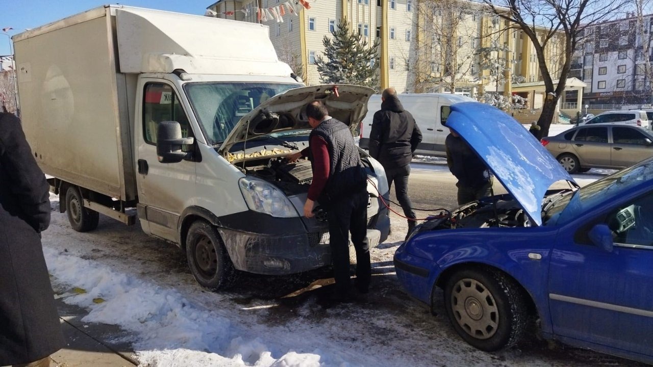 Ardahan Sibirya Soğuklarına Teslim: Termometreler Eksi 30,9’u Gördü