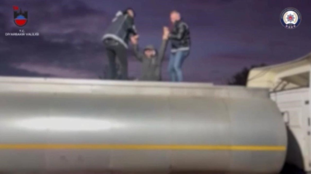 Atık tankeri içinde 32 düzensiz göçmen yakalandı: 4 organizatör tutuklandı