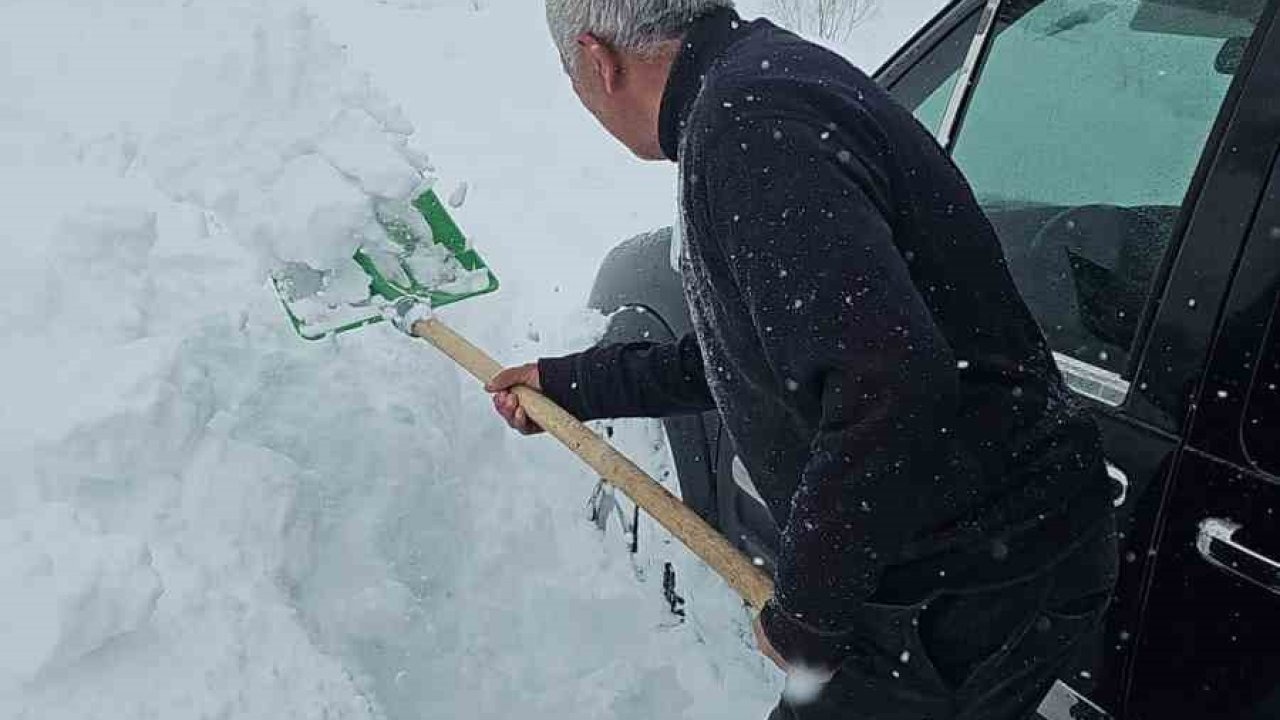 Bahçesaray’da Çığ Dehşeti: Aydemir Ailesi Facianın Eşiğinden Döndü