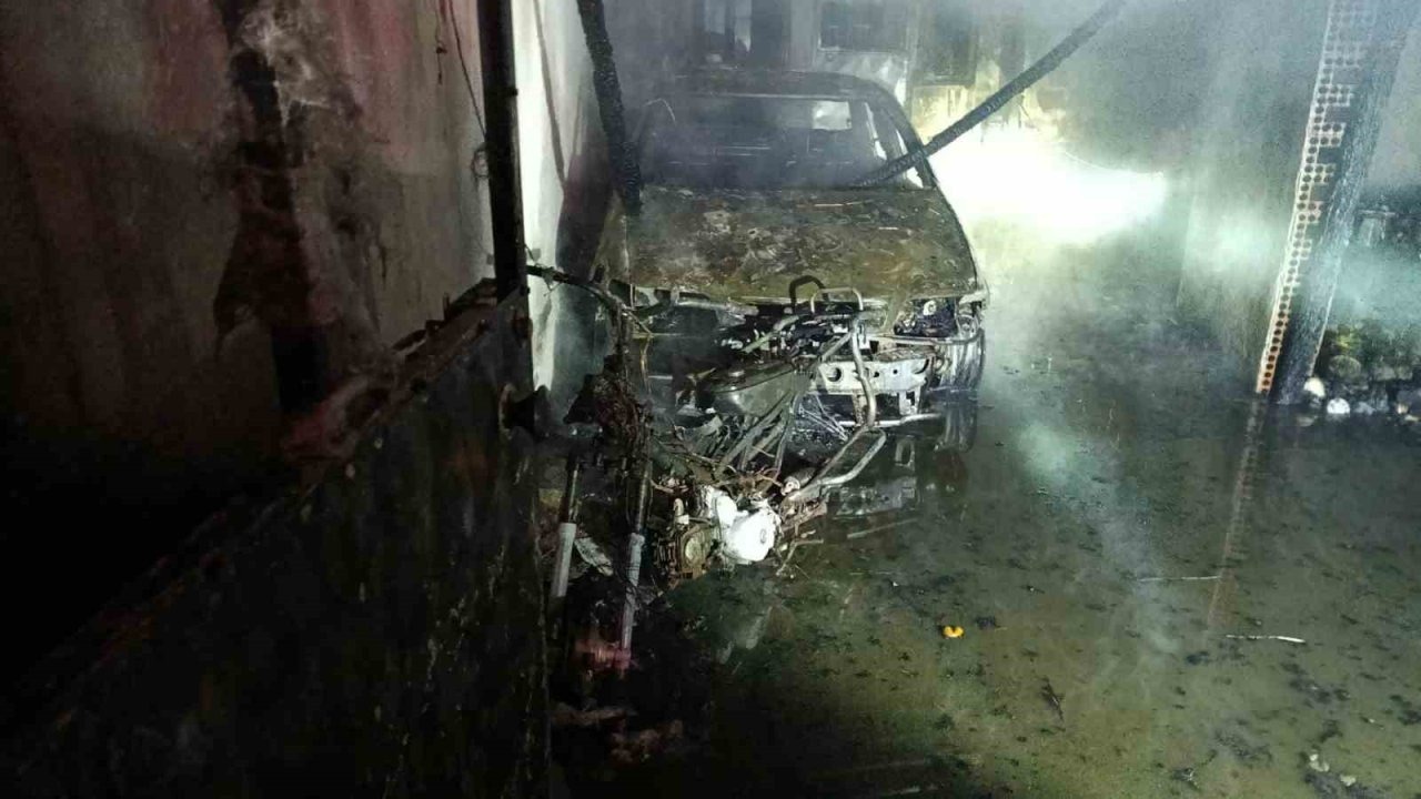 Çan’da çıkan yangında 1 otomobil ve 1 motosiklet yandı