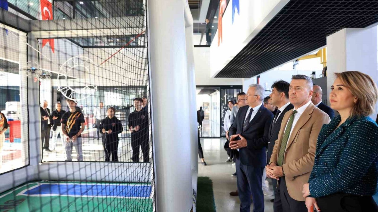 DAHİ Mersin Projesi’nde Mezuniyet Heyecanı Gençler Yalın Üretimi Sahada Öğrendi